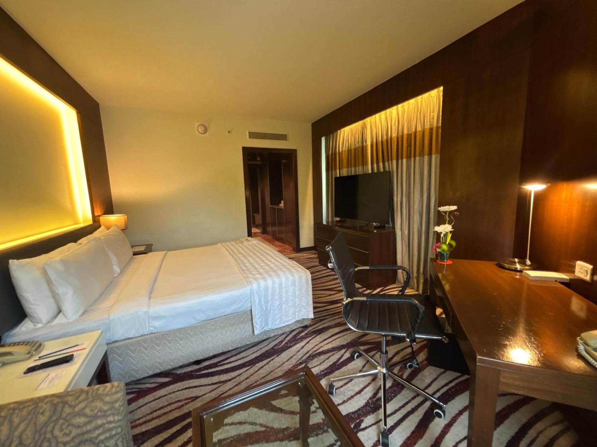 Le Royal Meridien Chennai Bagian luar foto